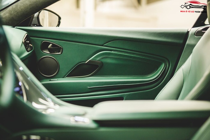 Aston Martin DB11 V8 Coupe: Giá lăn bánh & đánh giá thông số kỹ thuật mới nhất