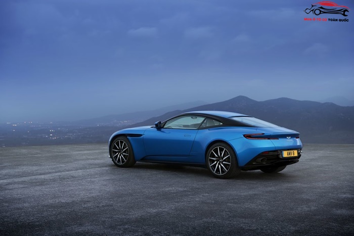 Aston Martin DB11 V8 Coupe: Giá lăn bánh & đánh giá thông số kỹ thuật mới nhất