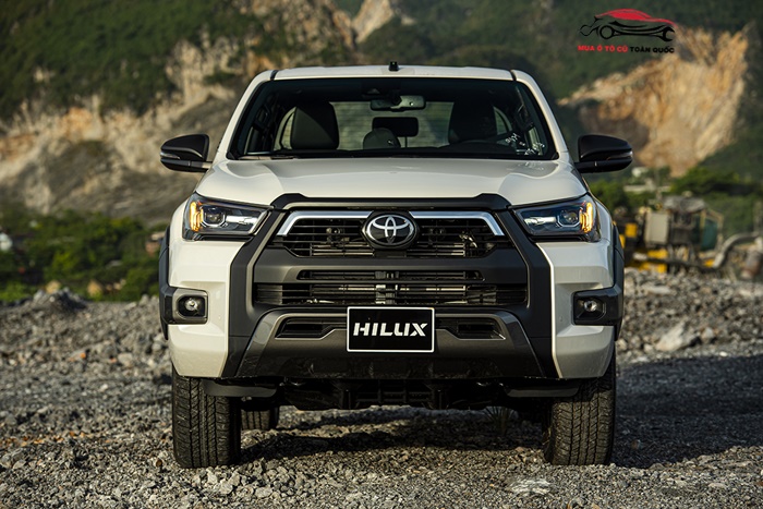 Toyota Hilux 2024 Giá lăn bánh & đánh giá thông số kỹ thuật mới nhất